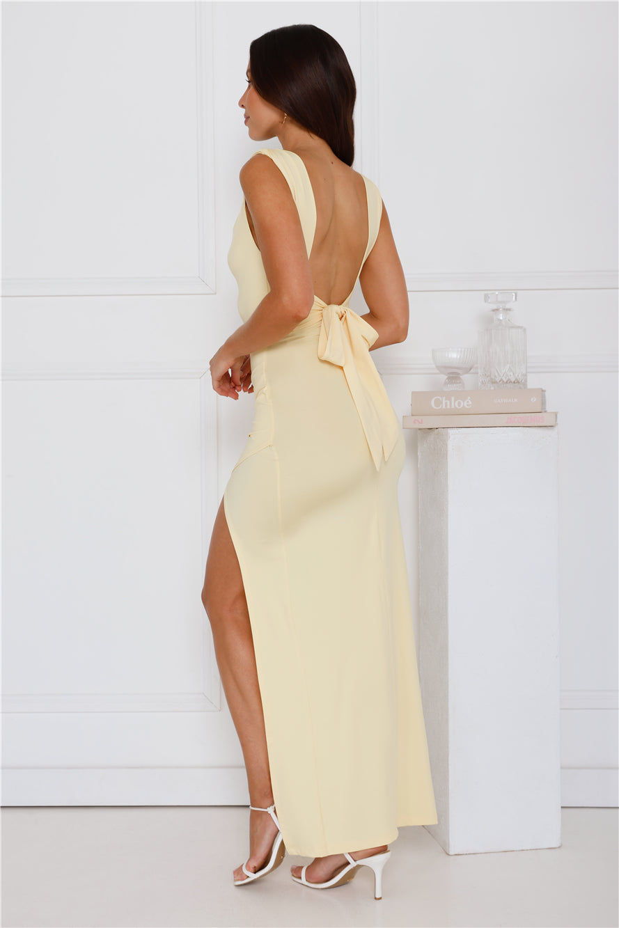 Claire™ | Figuuraccentuerende Splitjurk met Rimpelingen