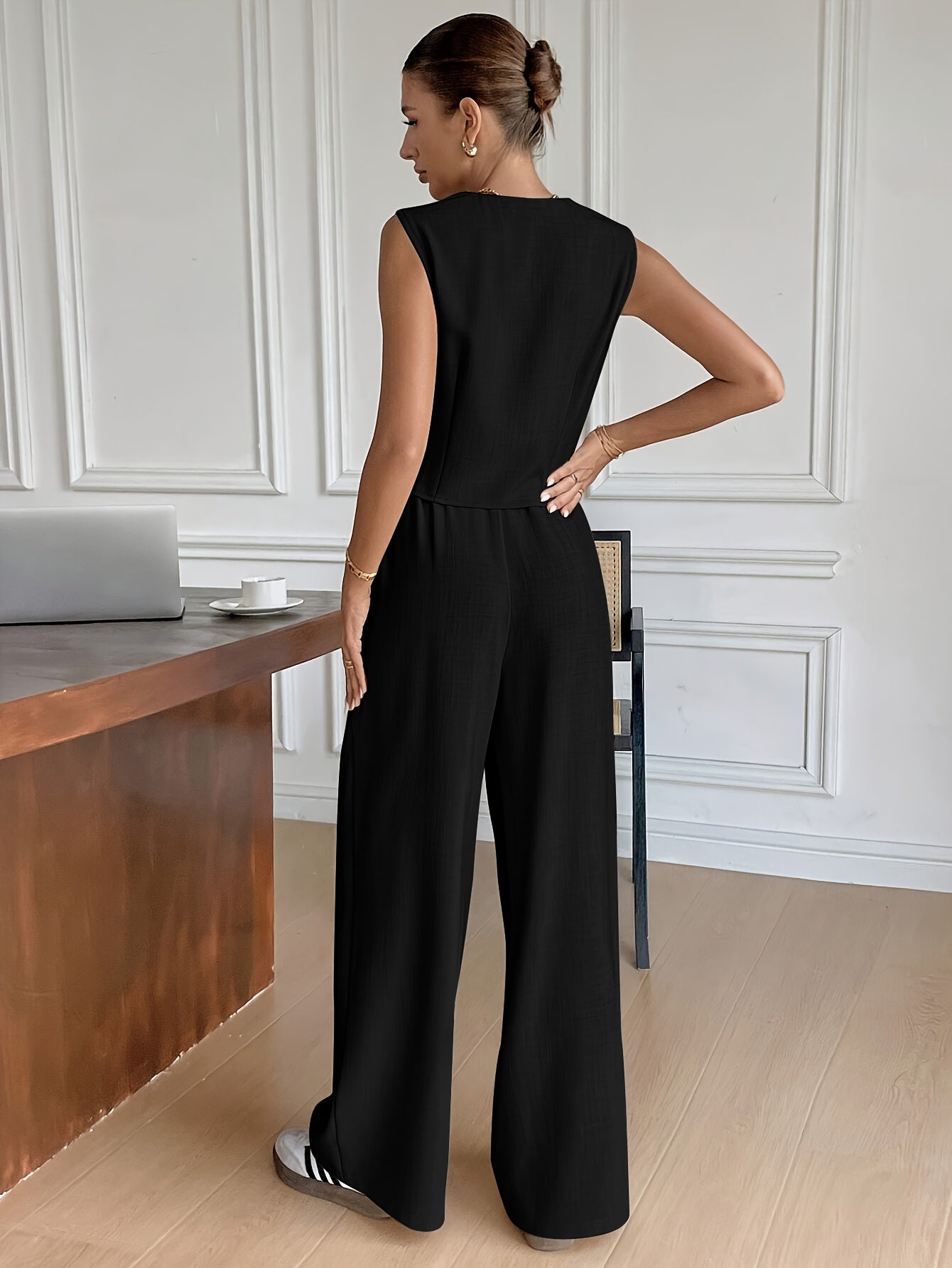 Sara - Mouwloze Knop-Up Vest & Brede Pantalon Set